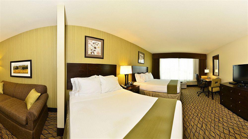 Holiday Inn Express & Suites - Williston By Ihg Buitenkant foto