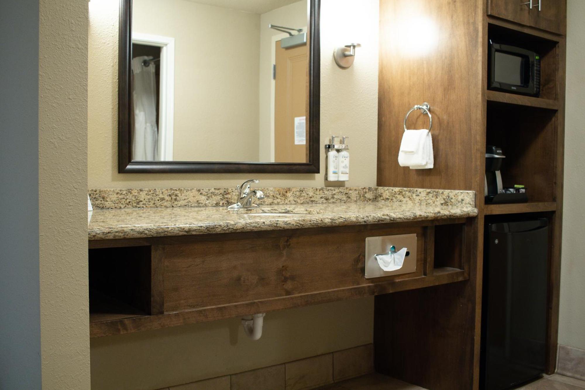 Holiday Inn Express & Suites - Williston By Ihg Buitenkant foto