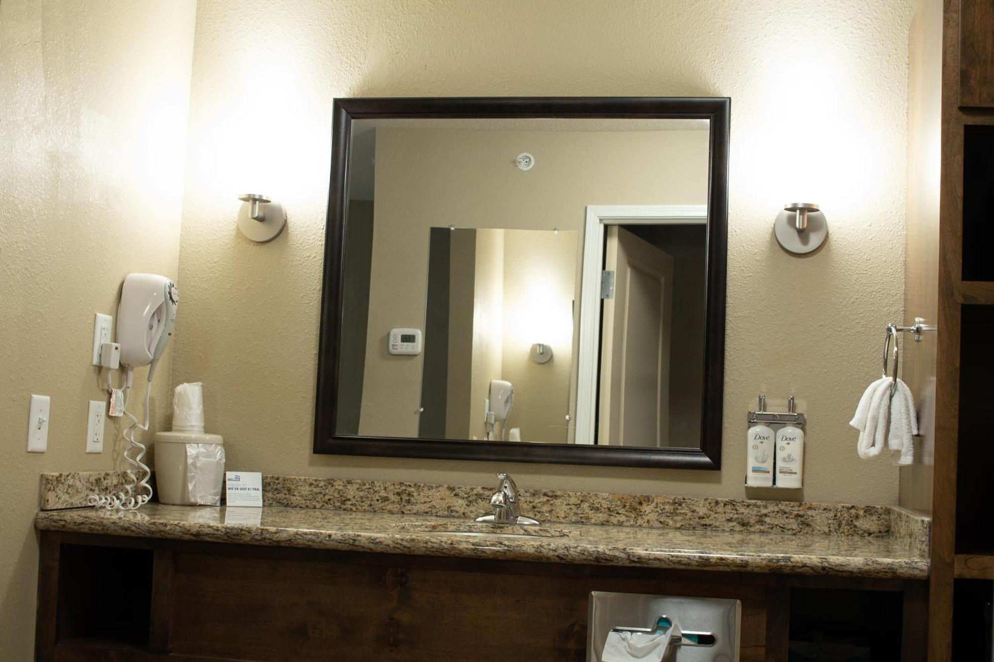 Holiday Inn Express & Suites - Williston By Ihg Buitenkant foto